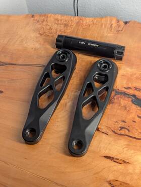 Cfs29x130 5dev R-spec Enduro Cranks 155mm And Spindle In Black