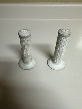 Ame 036544101095 Old School Bmx Bicycle Grips - Tri White