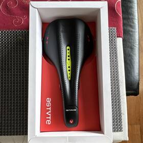 Ostoltoutoyo139 Astute Starlite Carbon Road Bike Saddle Black Yellow