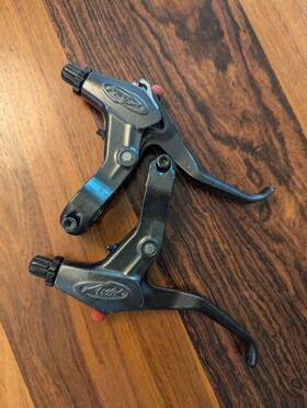 Avid 005215009000 Speed Dial 7 Brake Levers Black Pair Amazing Condition