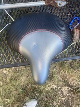 1h-m4d3-x8m6 Bikeroo Oversized Bike Seat - Peloton Cushion Bicycle Saddle Replacement