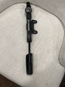 2038415 Blackburn Mountain Anyvalve Bicycle Pump