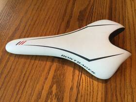 Vl-1281 Bontrager 296287 R1 White 146mm Road Bike Seat 282g 10.5 Inch By 5.75