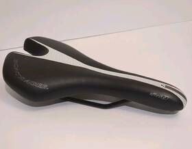 302785 Bontrager Affinity 1 Black White Bike Saddle Seat P/n