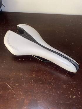 305676 Bontrager Affinity 1 Saddle White Part #305676