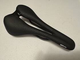 531019 Bontrager Ajna Pro Road Bike Racing Saddle Carbon Rails Black