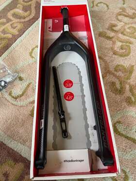 524831 Bontrager 601479401024 Haru Pro Carbon Fat Bike Fork 26 Inch /27.5 Wheel Nib