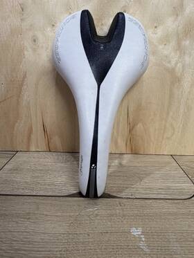 Bontrager Pn 306190 Affinity Road Racing Bike Saddle/seat White/black 7x7mm Pn 306190