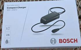 0275007922 Bosch 2a 240v Compact Charger - Black