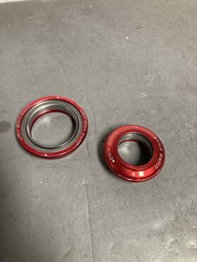 Chris King 841529058246 Inset I2 Headset - 1-1/8 1.5 Inch 44/56mm Red