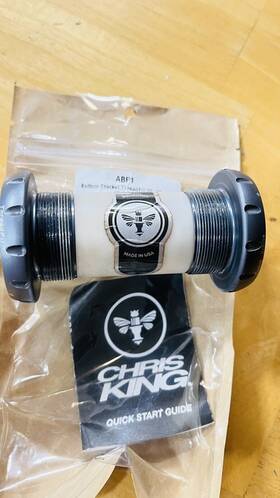Chris King 841529089677 Threadfit 30 Bottom Bracket - Matte Slate Bsa