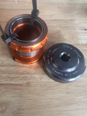 Chris King 841529102956 Threadfit 30mm Bottom Bracket With Tool Mango