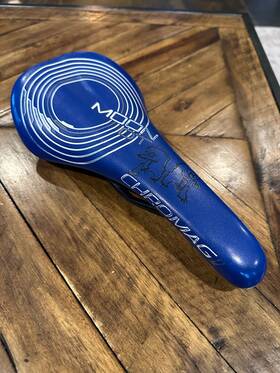 130-007-66 Chromag Moon Dt Saddle - Chromoly Blue Mountain Biking