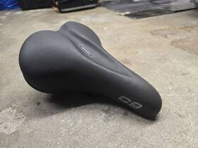 49355 Cloud-9 Comfort Mens Saddle 11 Inch X 7.75 Soft Touch Vinyl