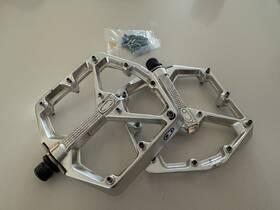 Crank Brothers 641300163622 Stamp 2 Platform Pedals Large Raw