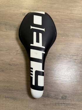 Deity 817180021899 Sdg Speedtrap Saddle Unisex 232 Grams Black And White Mountain Bike