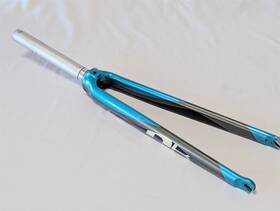 1820em Diamondback Haanjo Carbon Disc Fork Tapered 1-1/8 To 1.5 700c Quick Release Teal