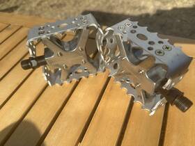 Lu-953 Diamondback Bear Trap Aluminum 9/16 Inch Pedals Bmx Excellant Vintage