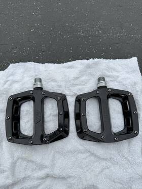 Dmr-vv12mag-k Dmr Magnesium V12 Pedals Black Exceptional Condition