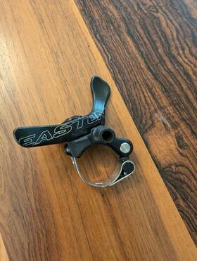 Easton 821973394589 Ax Dropper Remote Lever Black Great Condition