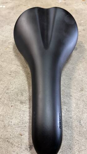 Fabric 884603599594 Scoop Race Shallow Saddle 142mm Titanium Rails