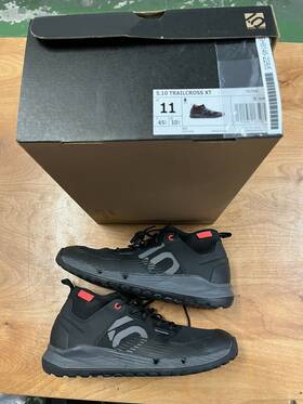 Fu7541-11 Five Ten Trailcross Xt Flat Shoes - Mens Core Black / Gray Four Solar Red