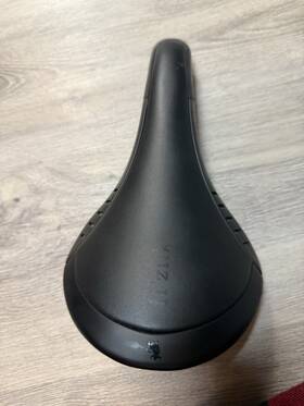 Fizik 021890349514 Kurve Bull Saddle Black