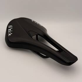 70d8s00a23a22 Fizik Pre-owned Vento Argo R5 Saddle - Black 160mm Width