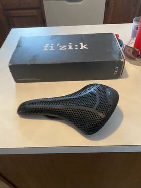 70f8d00a0p002 Fizik Tempo Aliante R1 Adaptive Saddle - 3d Printed Carbon 155mm
