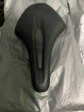 75e5s00a03a25 Fizik Saddle - Carbon 140mm Black