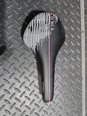 7683sa13041 Fizik Vento Antares R1 Carbon Road Saddle Regular Black