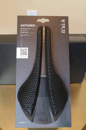 77d5doda1p002 Fizik Versus Evo 00 Adaptive Seat - Black