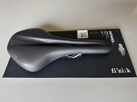 A13041 Fizik Antares Road Bike Saddle R3 Open Regular 142mm K Ium Rail