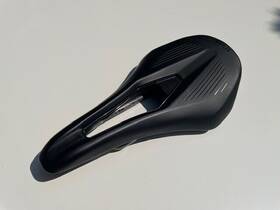 S11085 Fizik Saddle Carbon