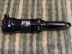 M1065-50194 Fox 205x65 Trunnion Float Evol Performance 2-pos Shock E-tuned