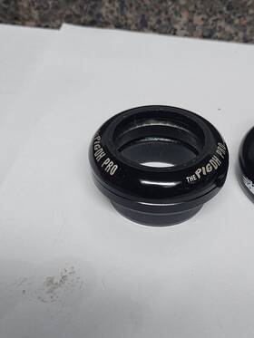 Fsa 400310025326 The Pig Dh Pro 1 1/8 Inch Threadless Headset