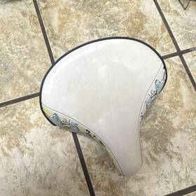 12t23g011 Huffy Kids Comfort Bike Saddle Seat White Floral Sides With Springs Cruiser/city