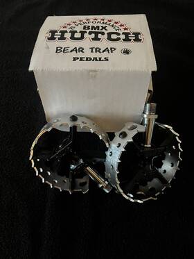 4140 Hutch Bmx Bear Trap Pedals 9/16 Inch Black/chrome Beautiful