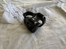 Industry Nine 810098985383 A35 Mtb Mountain Bike Bicycle Stem Black /- 9 Degree 35.0 X 32mm