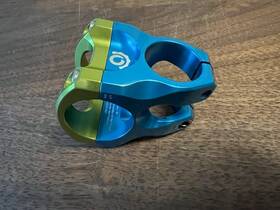 Xn7147 Industry Nine A35 Bike Stem - Turquoise And Green 32mm Length 35mm Clamp