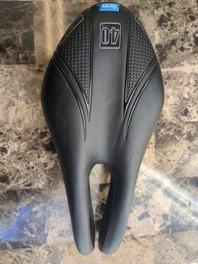 Pl1.1 Ism Pl 1.1 Saddle - Black