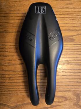Vl9120 Ism Pn 3.1 Bicycle Saddle Black