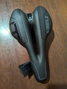 H1050 Lietu Padded Cycling Saddle Road Bike Mtb Seat Black Round Rails Open - Nwt