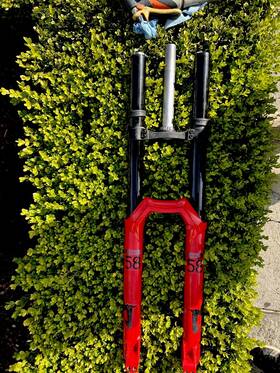 912-01-109 Marzocchi Bomber 58 27.5 Inch In Fork - Red