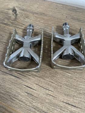 Mks 560369001002 Esprit Pedals - Platform Aluminum 9/16 Inch Silver Touring Lite