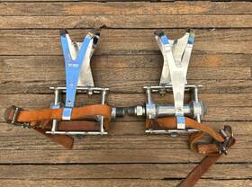 Mks 560369001064 Sylvan Track Pedals 9/16 With Large Cages And Leather Straps