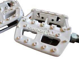 Mks 560369002443 Grafight-xx Pedals 1/2 Inch Concave Fiberglass/composite Body Molded Pins White