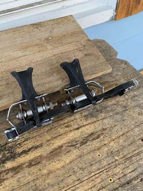 Qu-2k Mks Great Spinning 9/16 Inch Road Bike Pedals - Cateye Clips N Straps- Japan