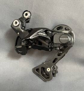 Rd-m8050 Mtb Shimano Deore Xt Di2 Rear Derailleur 11 Speed Medium Cage Black