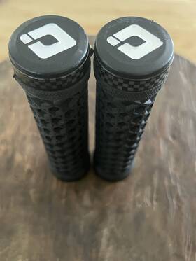 D30vnbb Odi Vans Lock-on Grips - Black